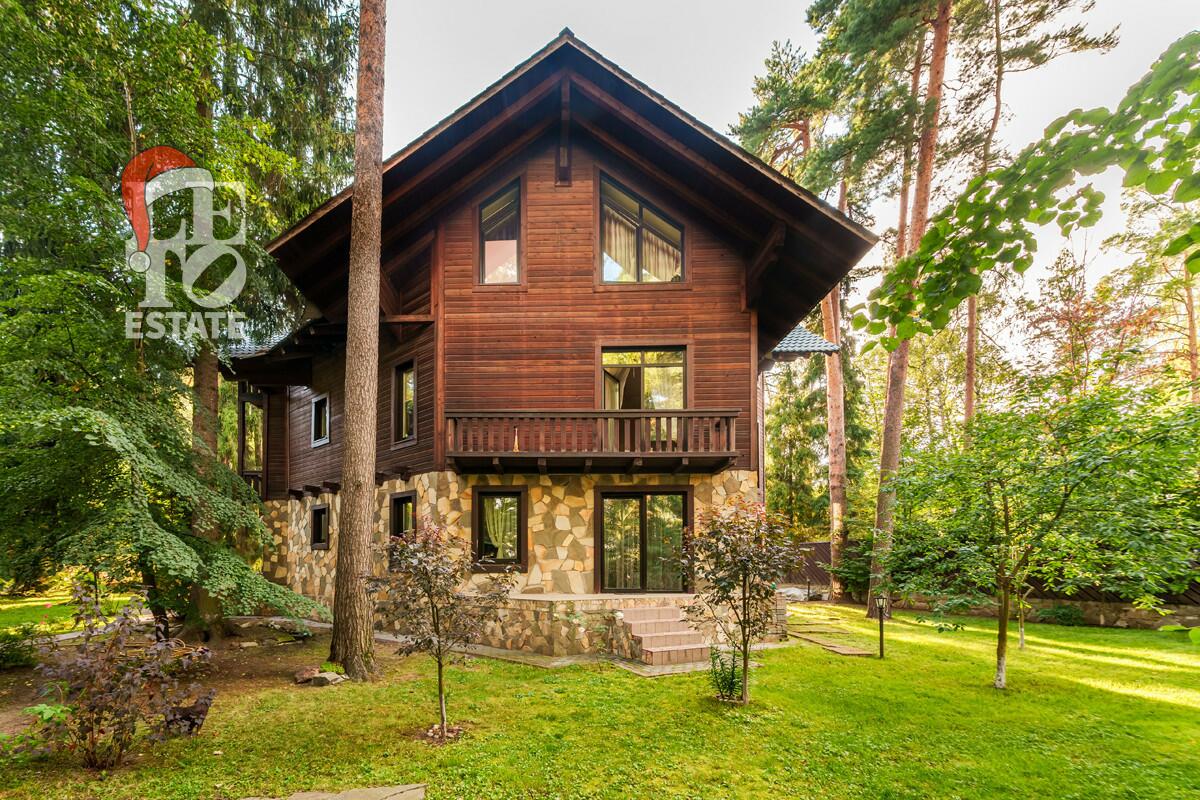 3-этажный коттедж 490 м² с отделкой