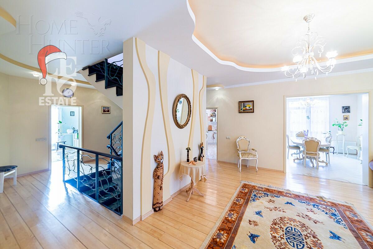 3-этажный коттедж 490 м² с отделкой