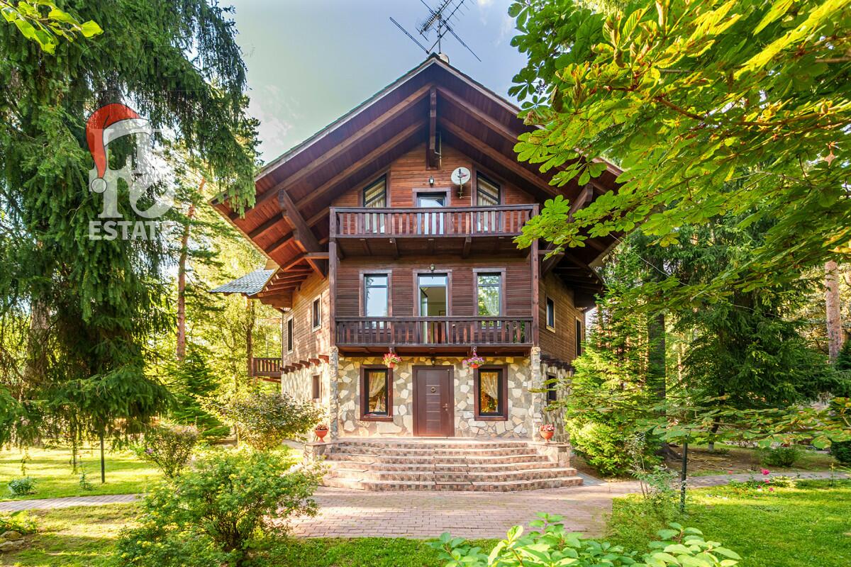 3-этажный коттедж 490 м² с отделкой