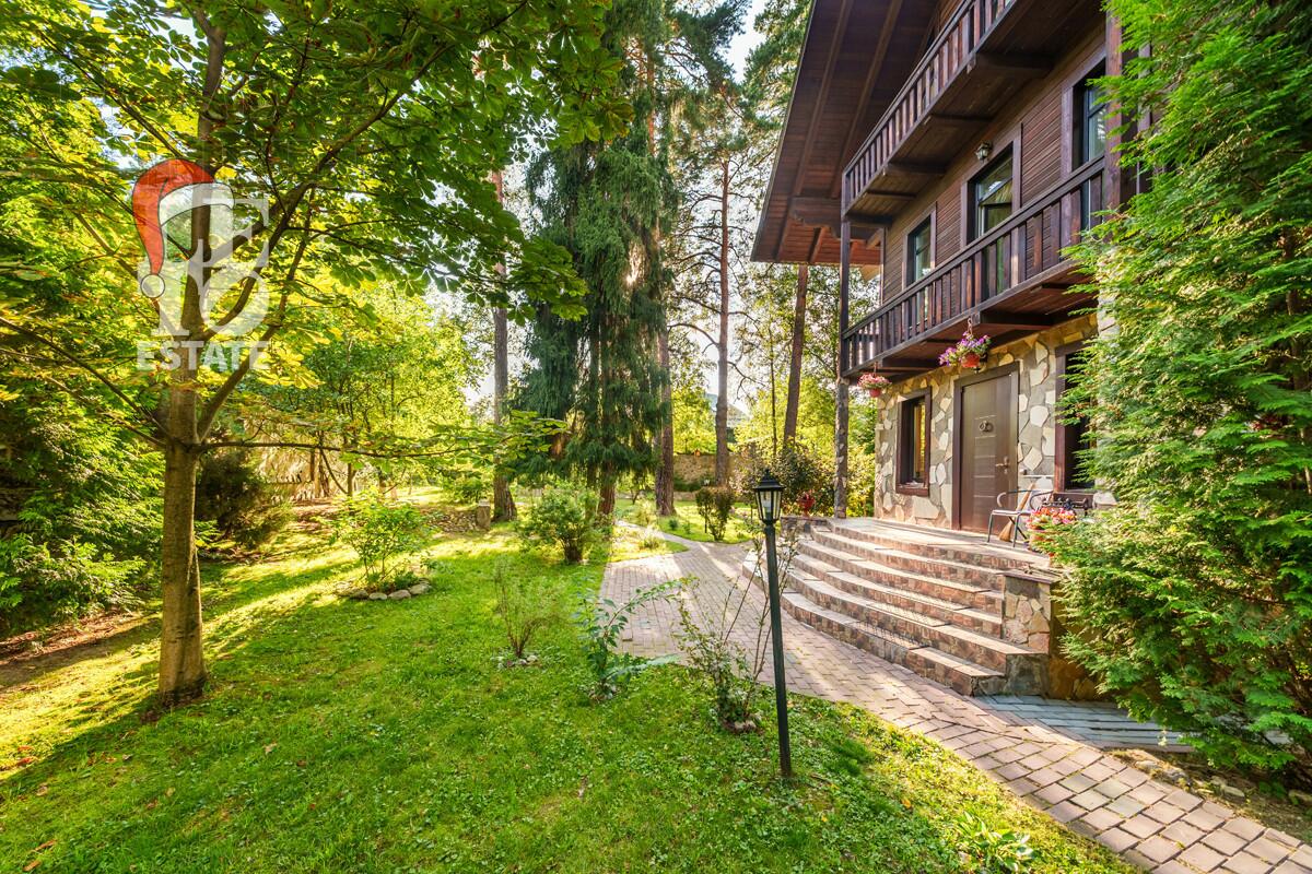 3-этажный коттедж 490 м² с отделкой