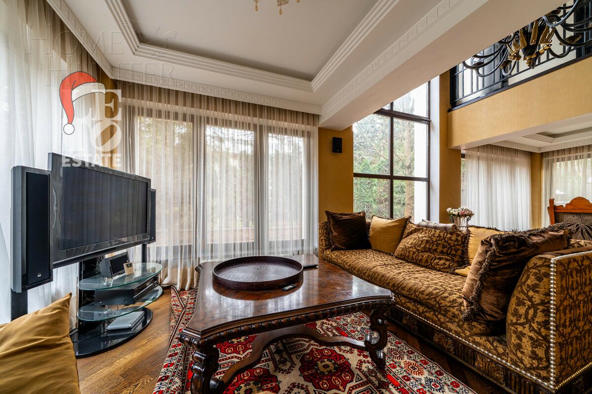 3-этажный коттедж 520 м² с отделкой