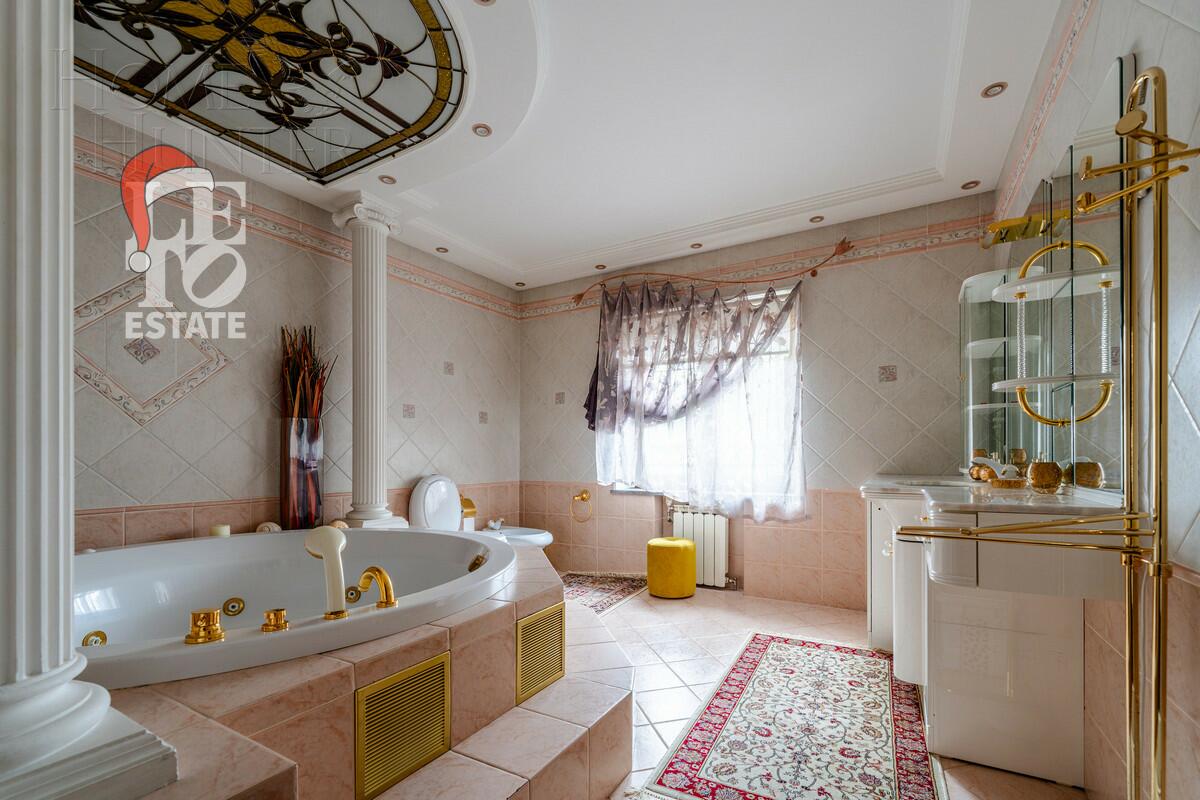 3-этажный коттедж 520 м² с отделкой