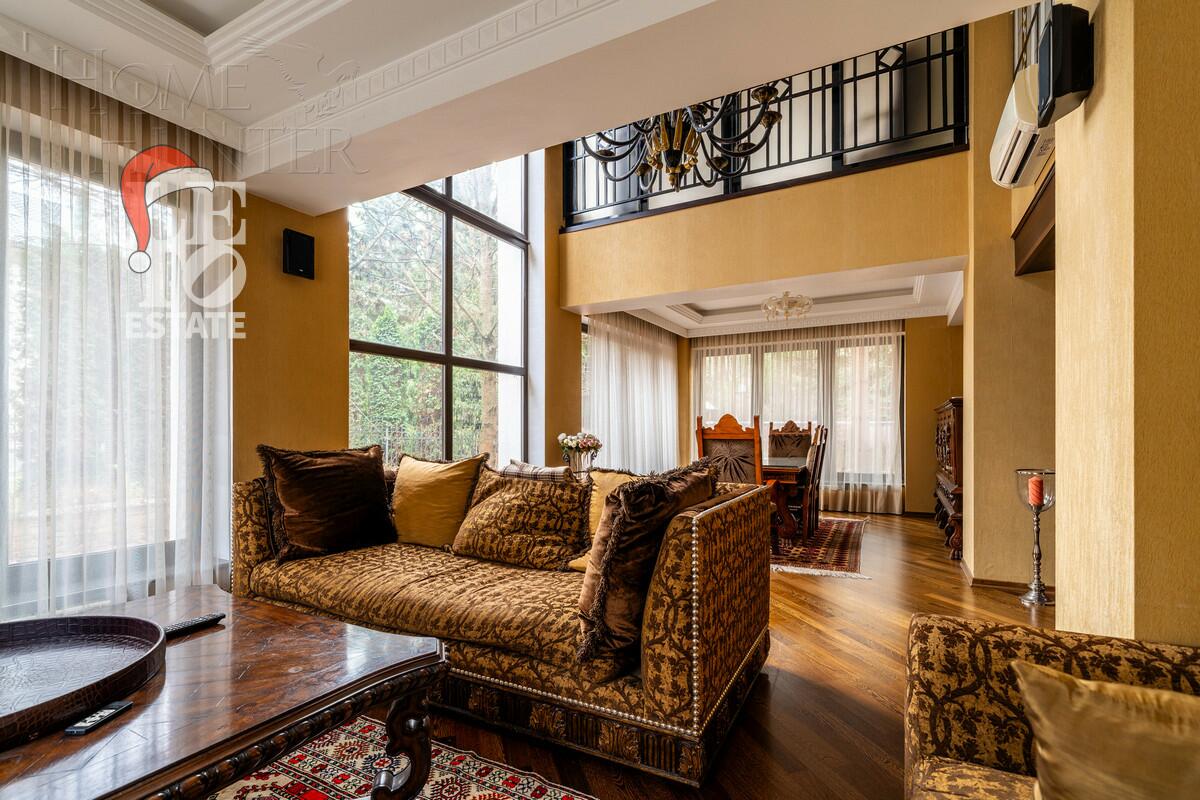 3-этажный коттедж 520 м² с отделкой