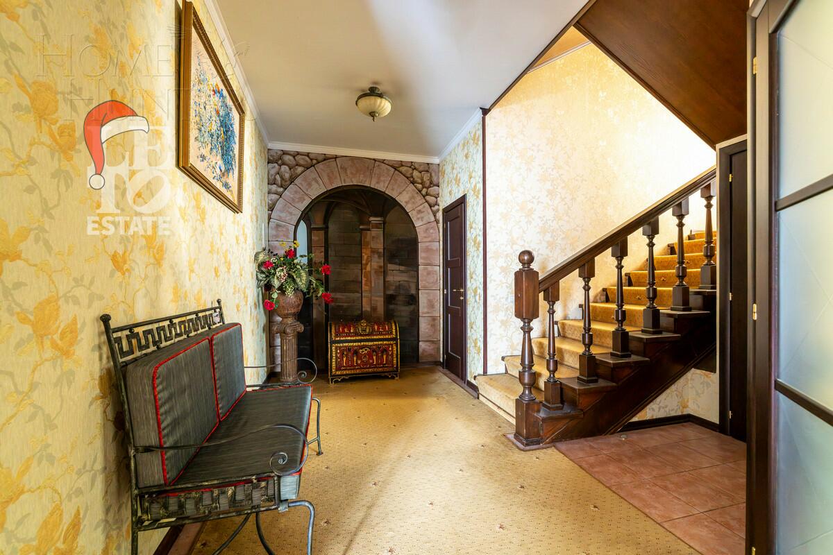 3-этажный коттедж 520 м² с отделкой