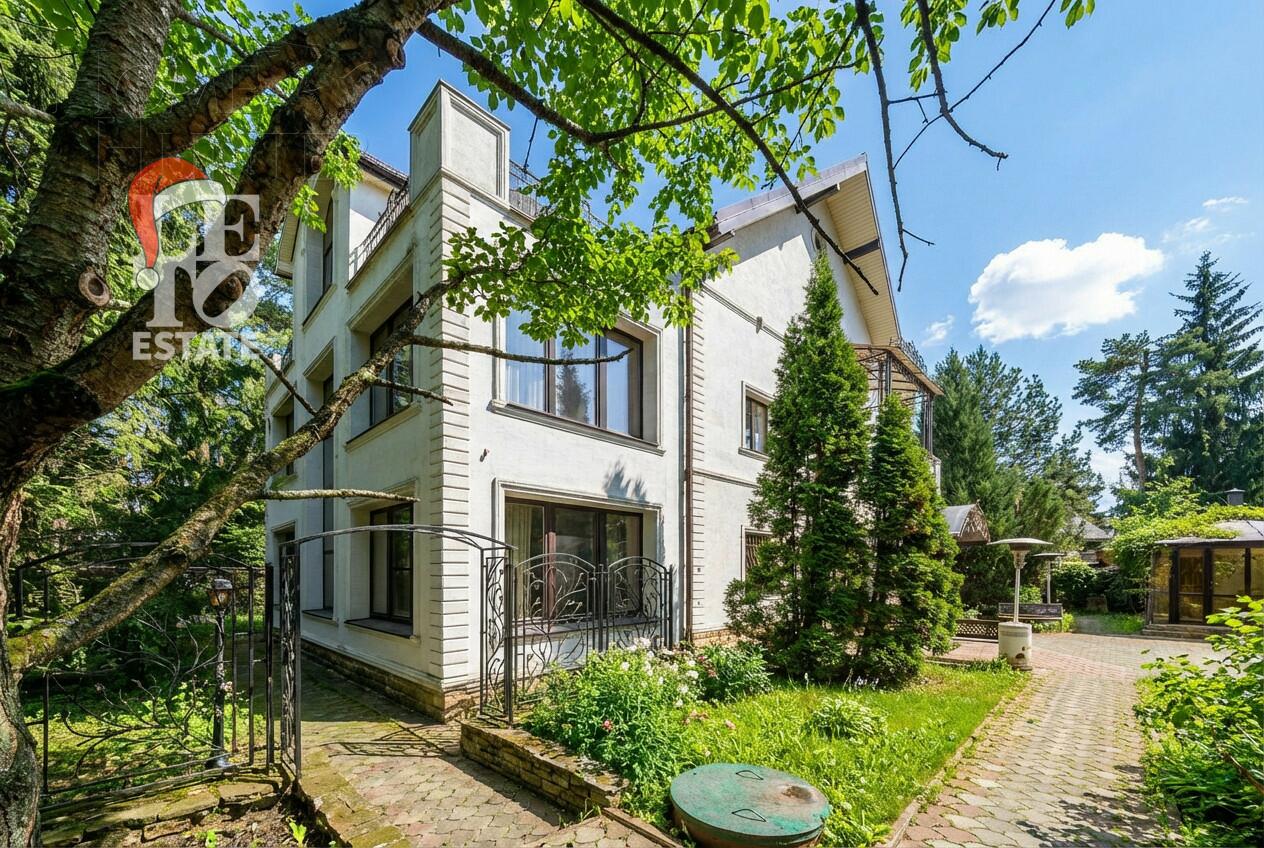 3-этажный коттедж 520 м² с отделкой