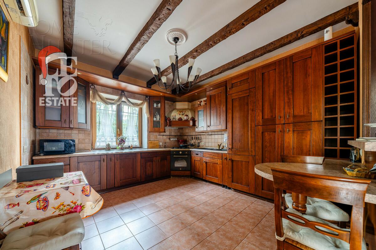 3-этажный коттедж 520 м² с отделкой