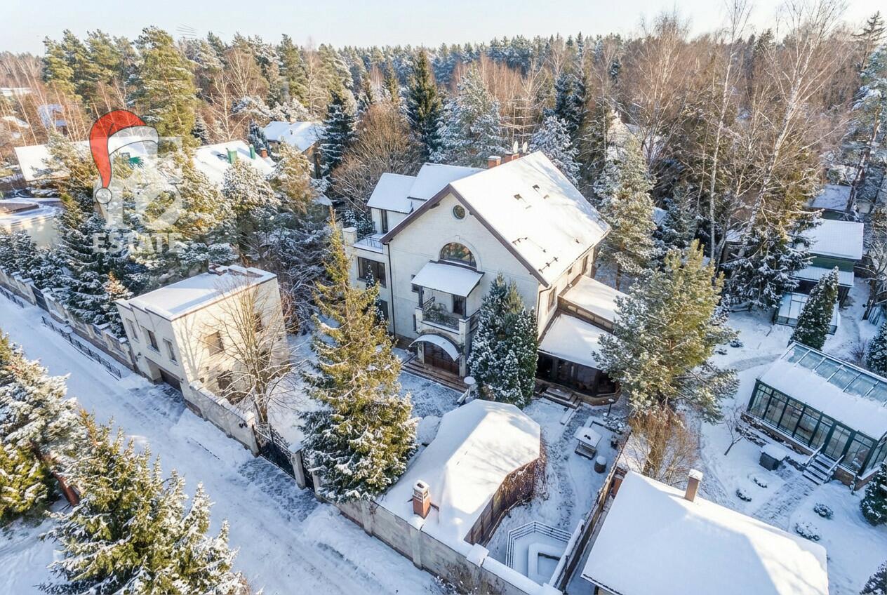 3-этажный коттедж 520 м² с отделкой