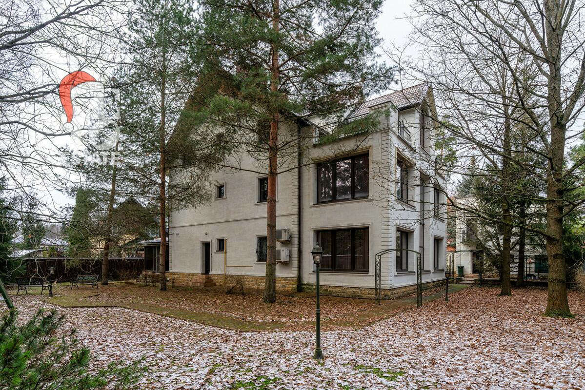 3-этажный коттедж 520 м² с отделкой