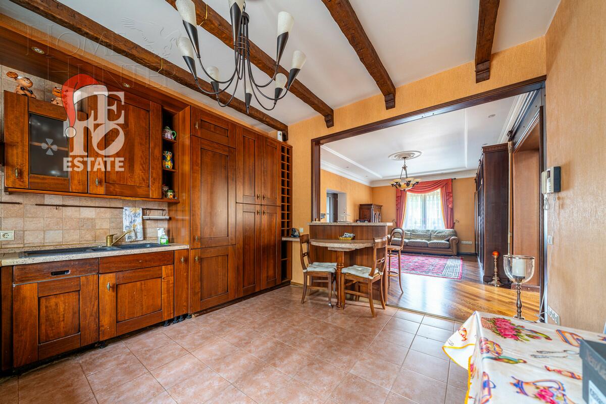 3-этажный коттедж 520 м² с отделкой