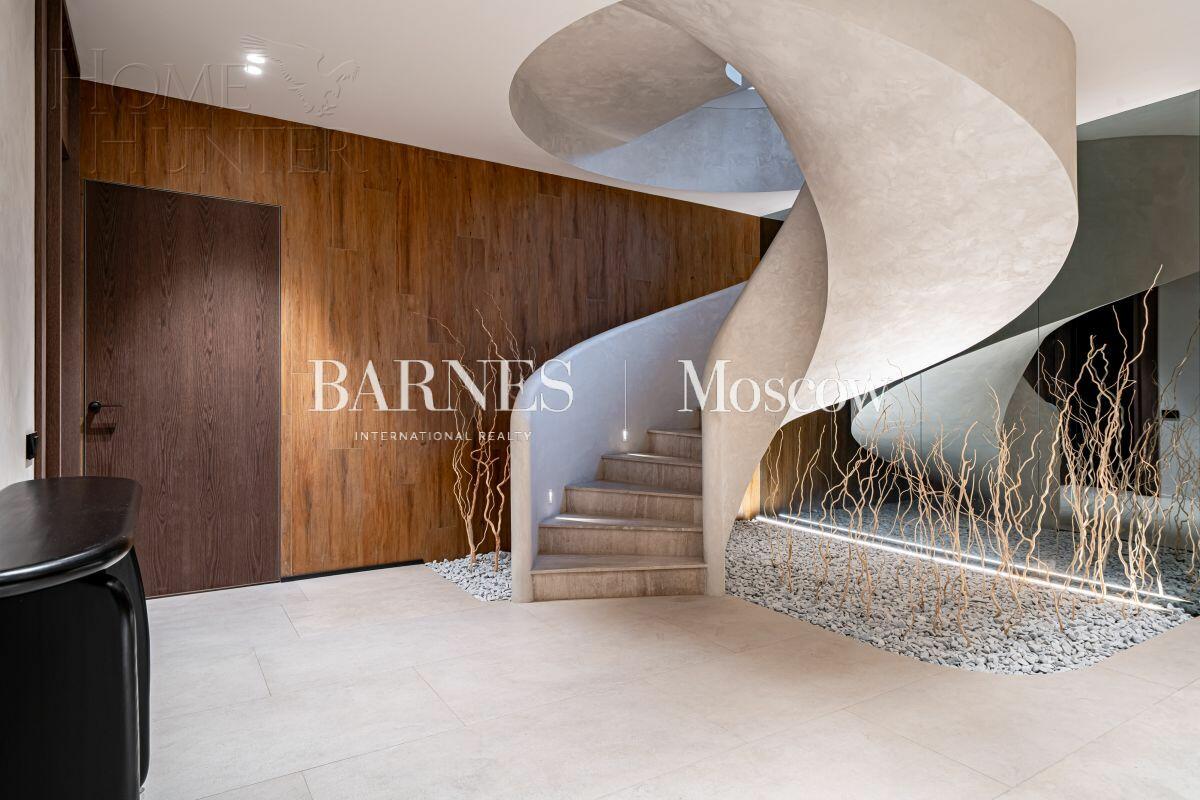 2-этажный коттедж 663 м² с отделкой