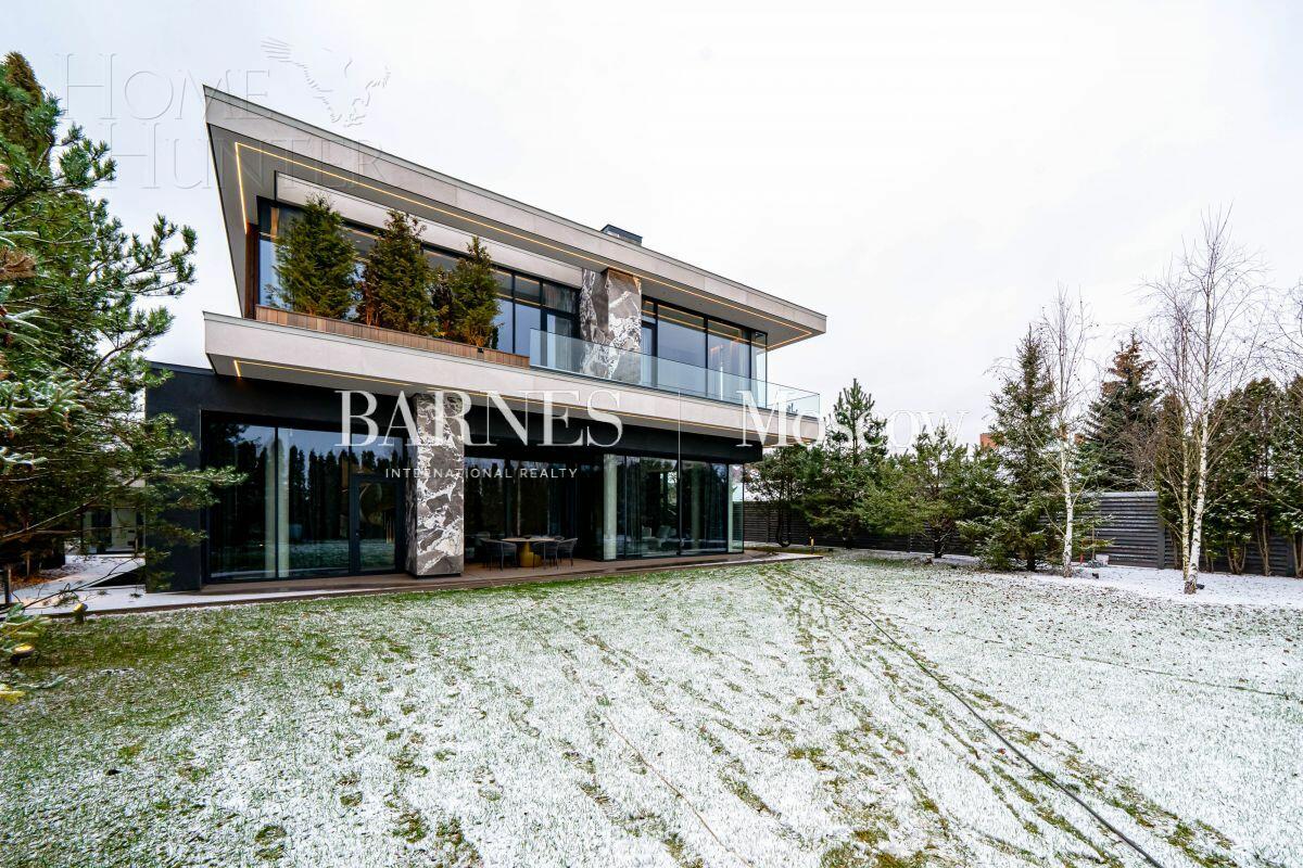 2-этажный коттедж 663 м² с отделкой