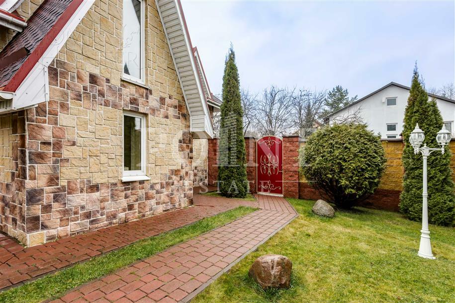 2-этажный коттедж 640 м² с отделкой