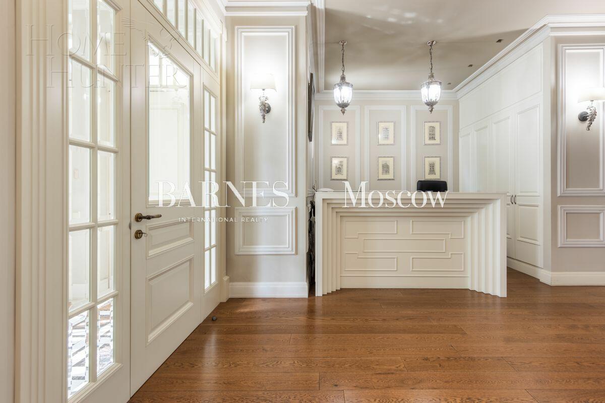 3-этажный таунхаус 395 м² с отделкой