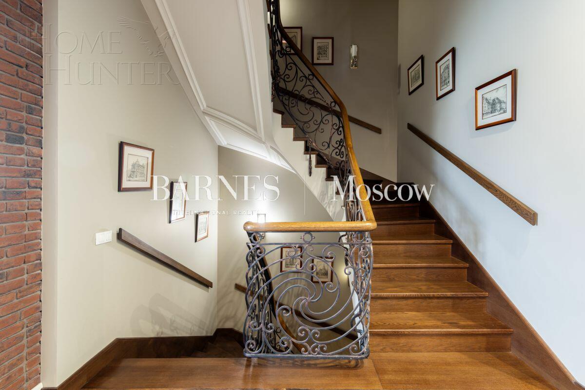 3-этажный таунхаус 395 м² с отделкой