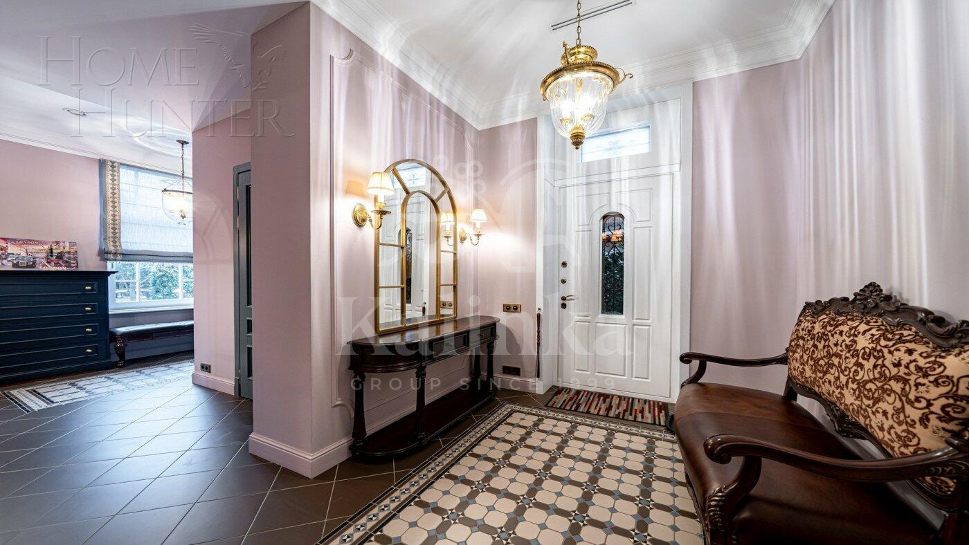 2-этажный таунхаус 420 м² с отделкой