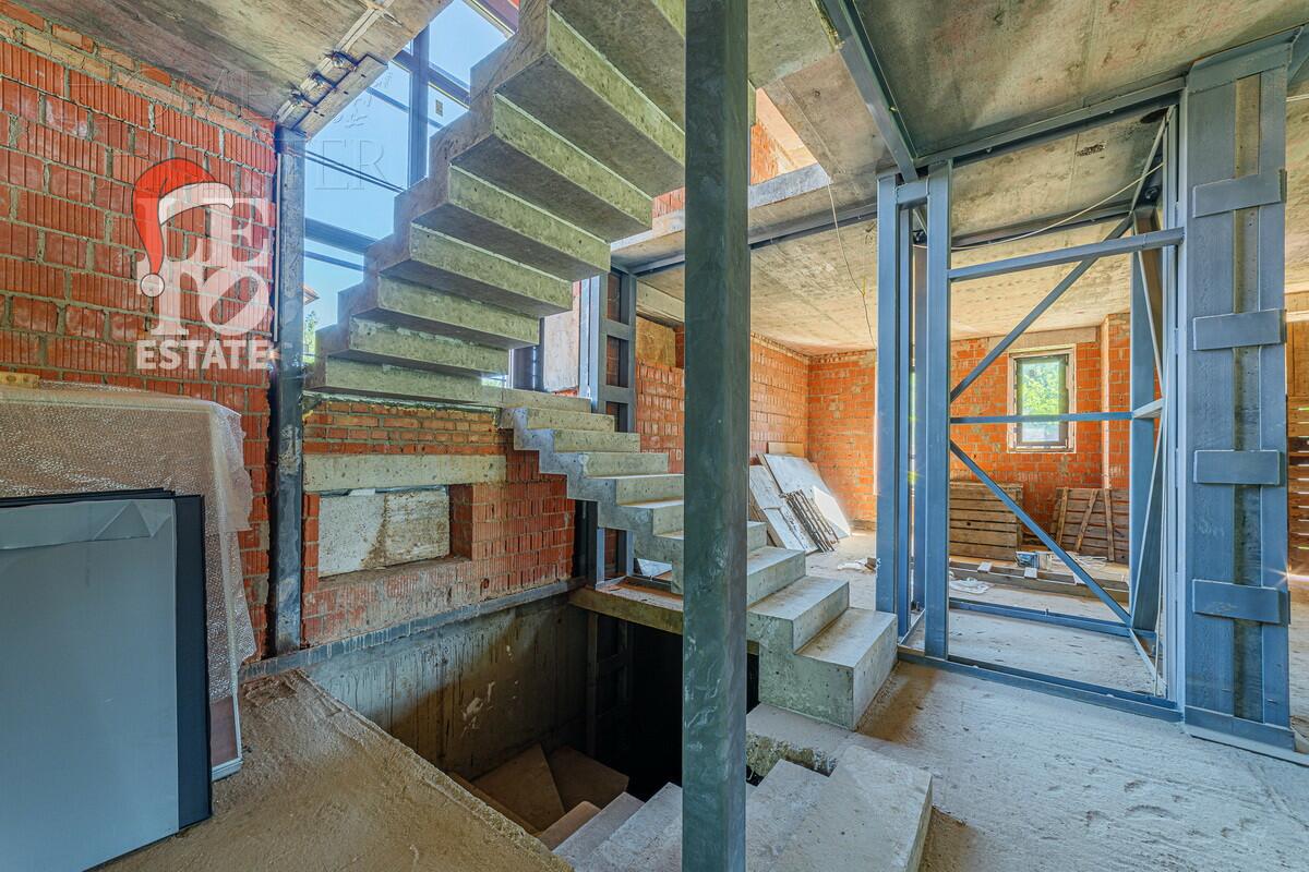 2-этажный коттедж 498 м² без отделки