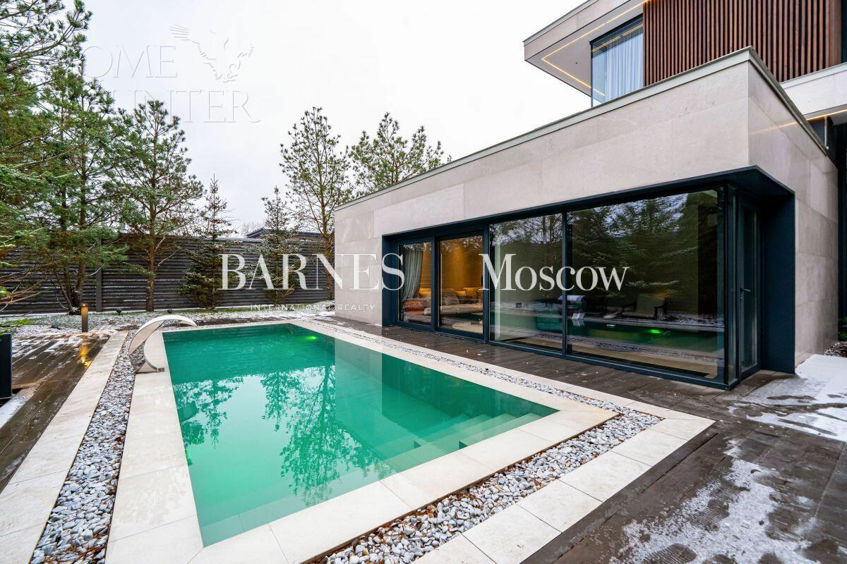 2-этажный коттедж 663 м² с отделкой