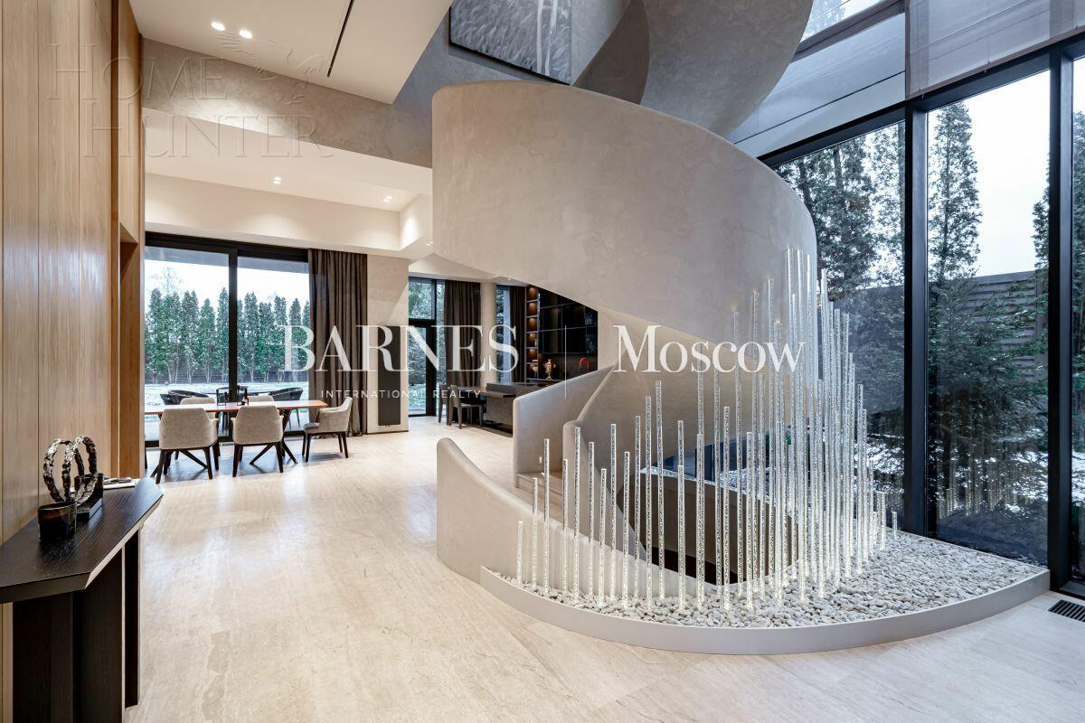 2-этажный коттедж 663 м² с отделкой