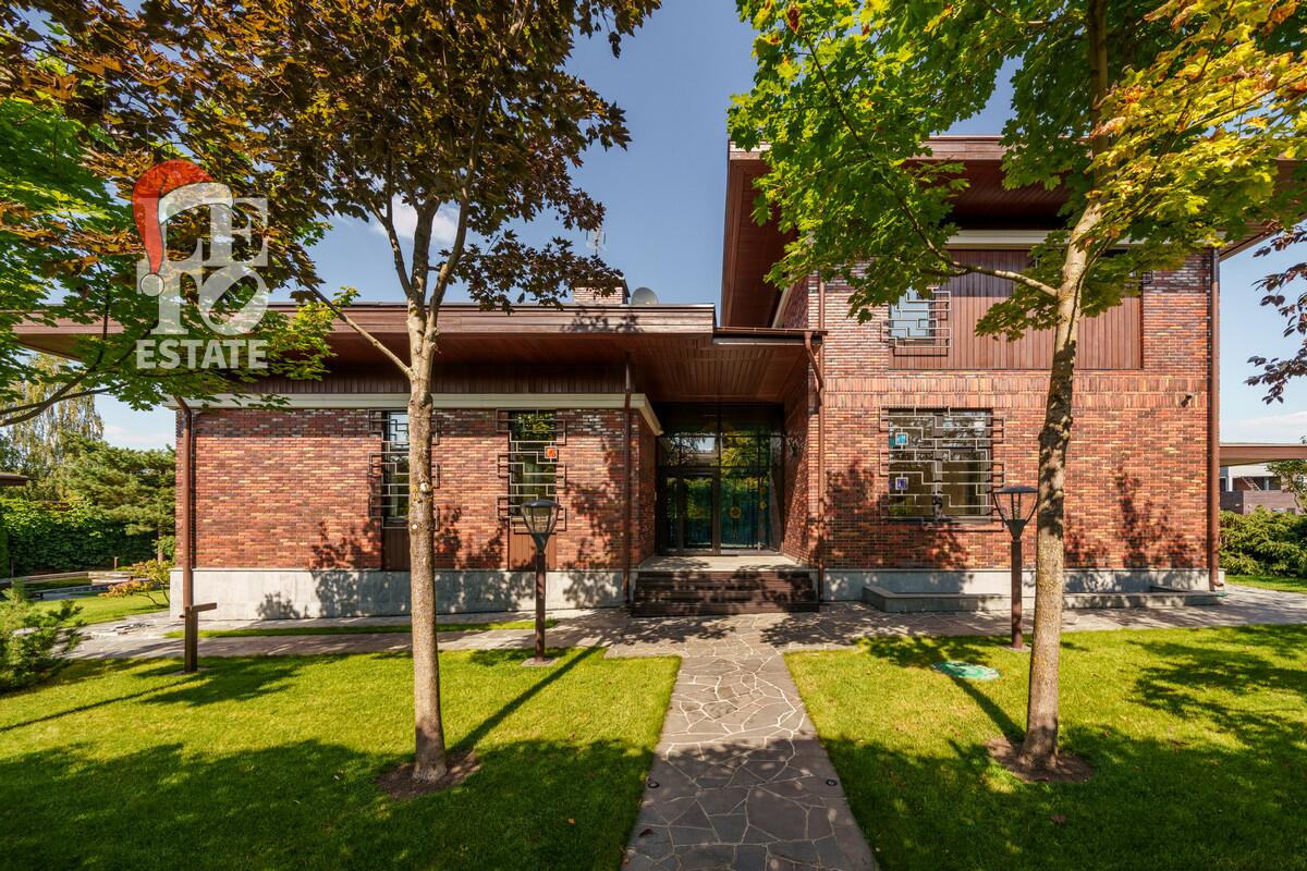 2-этажный коттедж 745 м² с отделкой