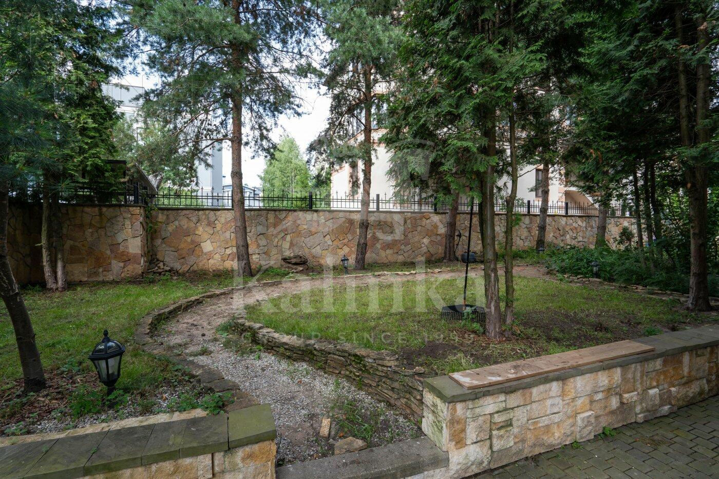 3-этажный коттедж 553 м² с отделкой