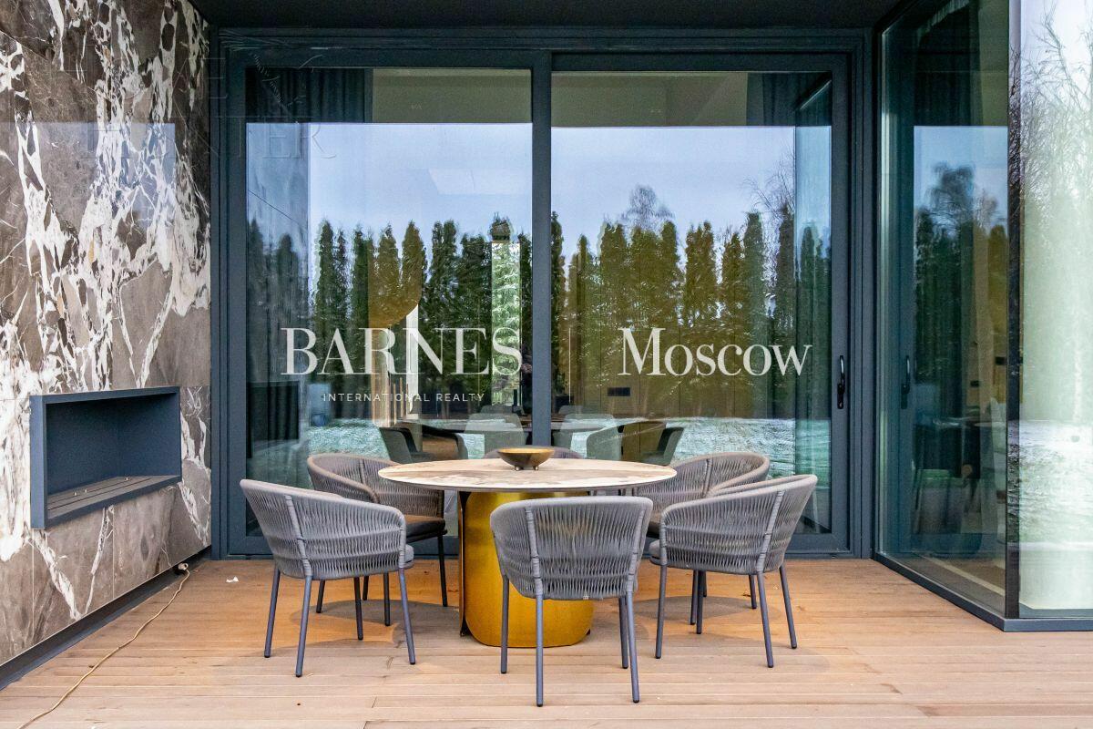 2-этажный коттедж 663 м² с отделкой