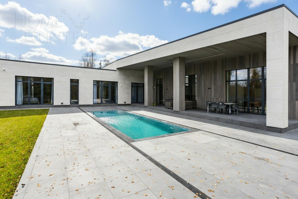 1-этажный коттедж 440 м² с отделкой