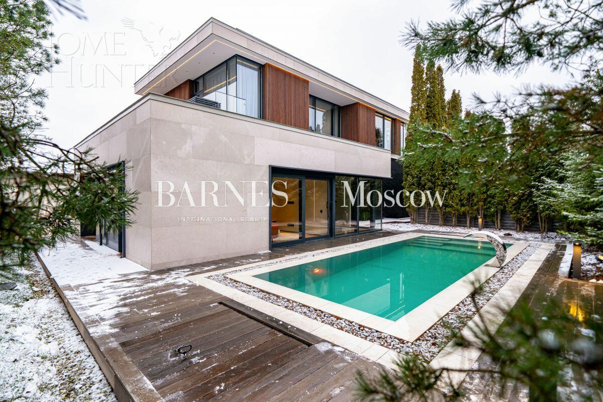 2-этажный коттедж 663 м² с отделкой