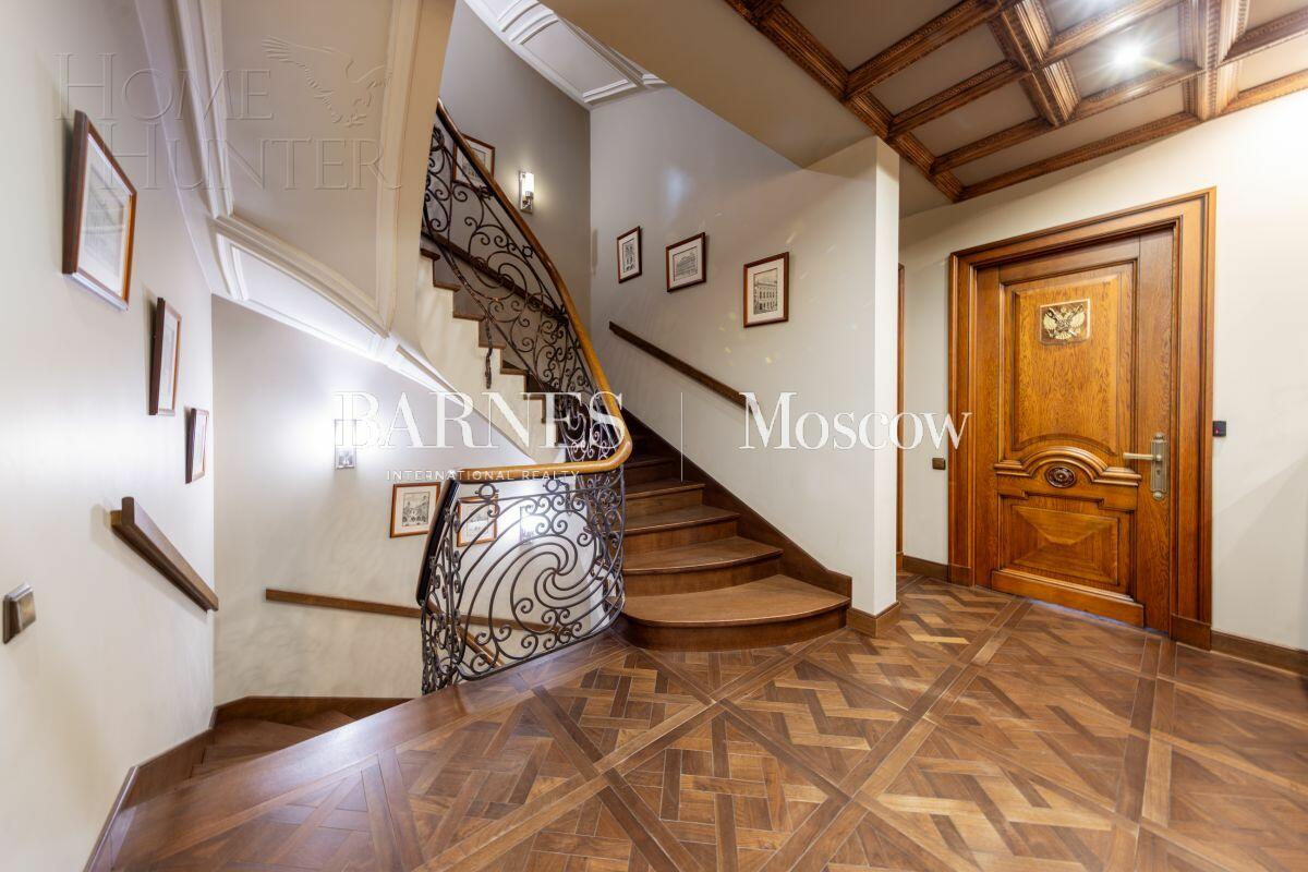 3-этажный таунхаус 395 м² с отделкой