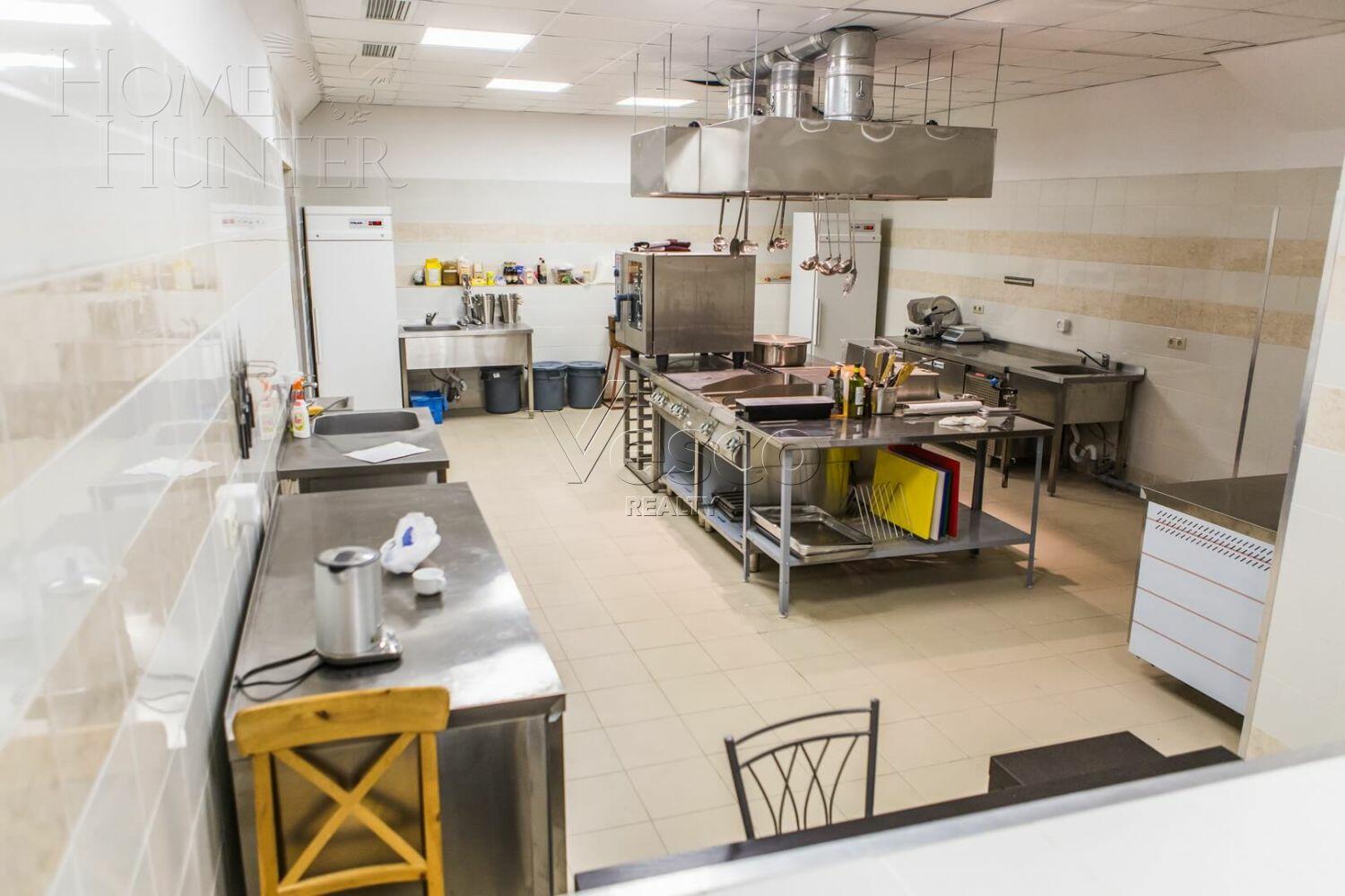 2-этажный коттедж 3 550 м² с отделкой