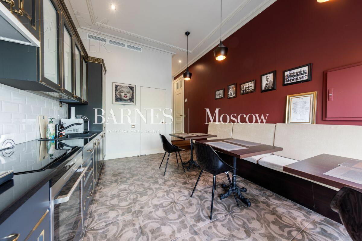 3-этажный таунхаус 395 м² с отделкой