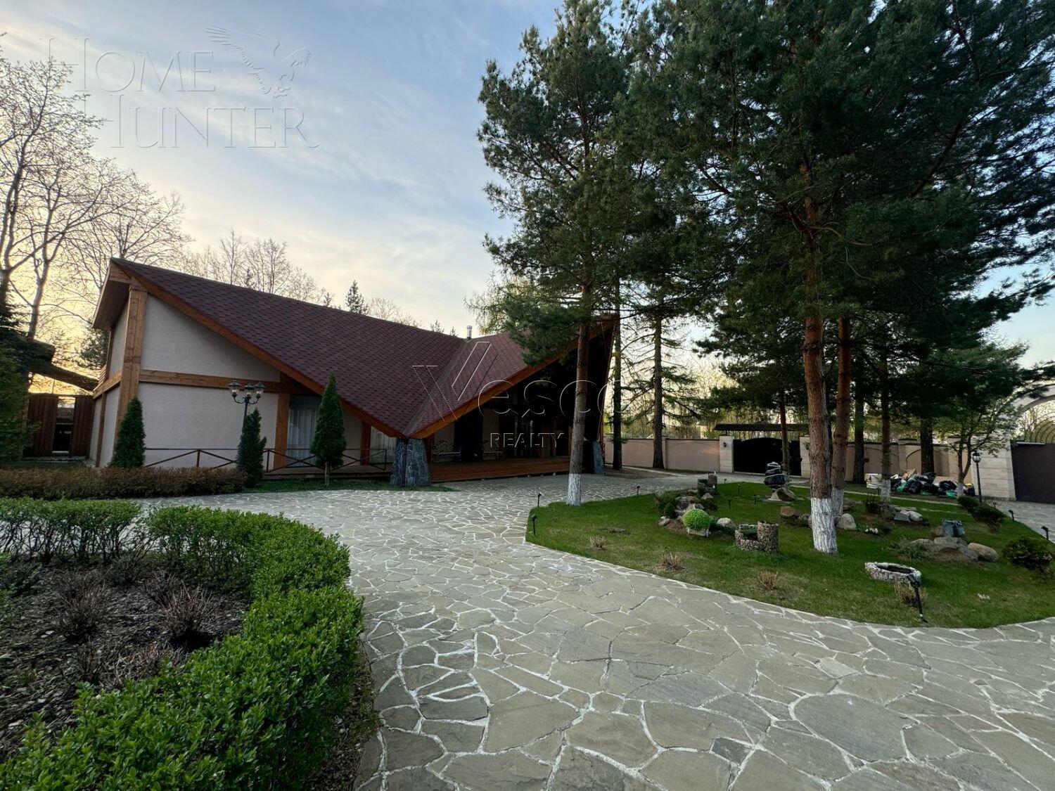 2-этажный коттедж 1 550 м² без отделки