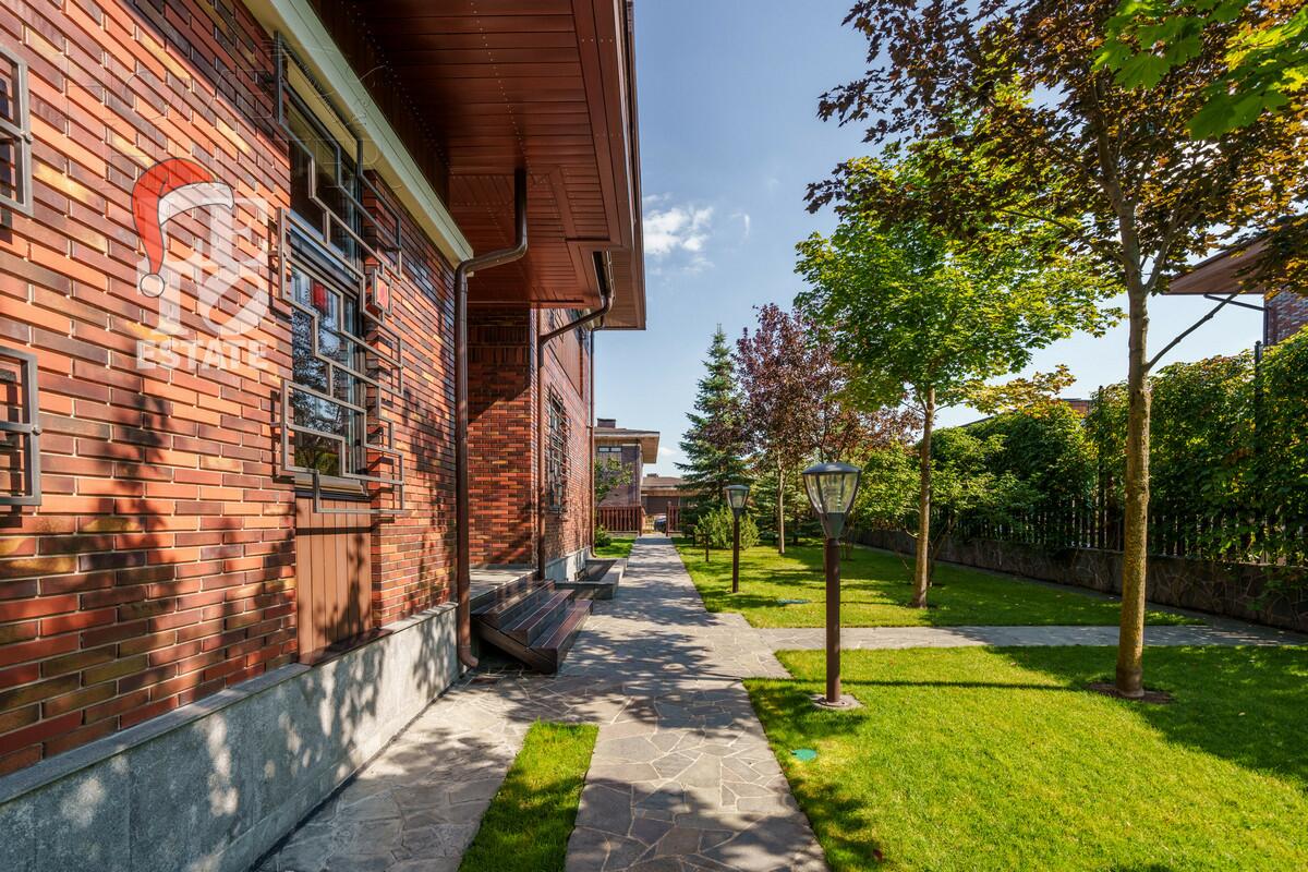 2-этажный коттедж 745 м² с отделкой