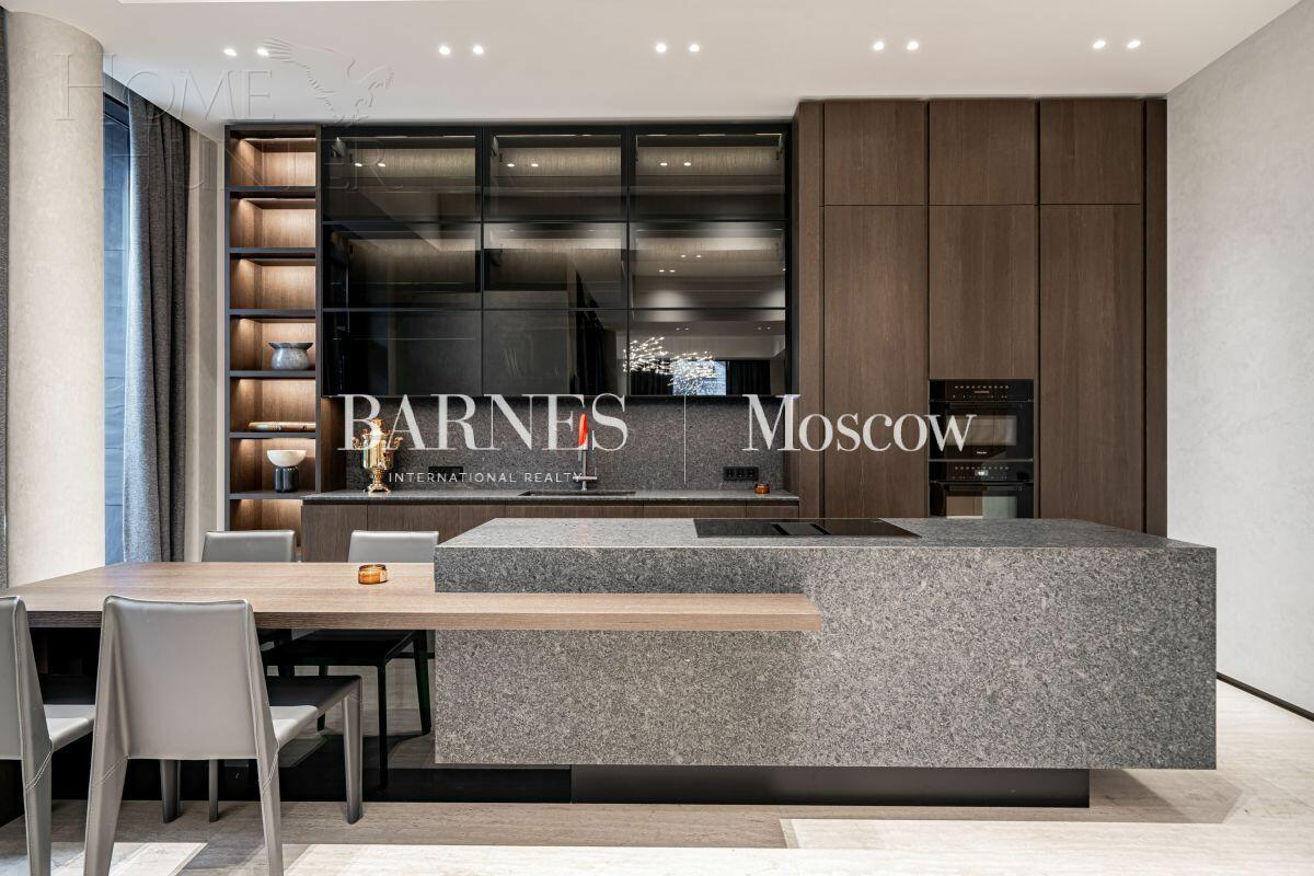 2-этажный коттедж 663 м² с отделкой