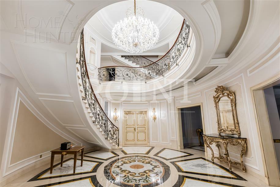 2-этажный коттедж 2 100 м² с отделкой