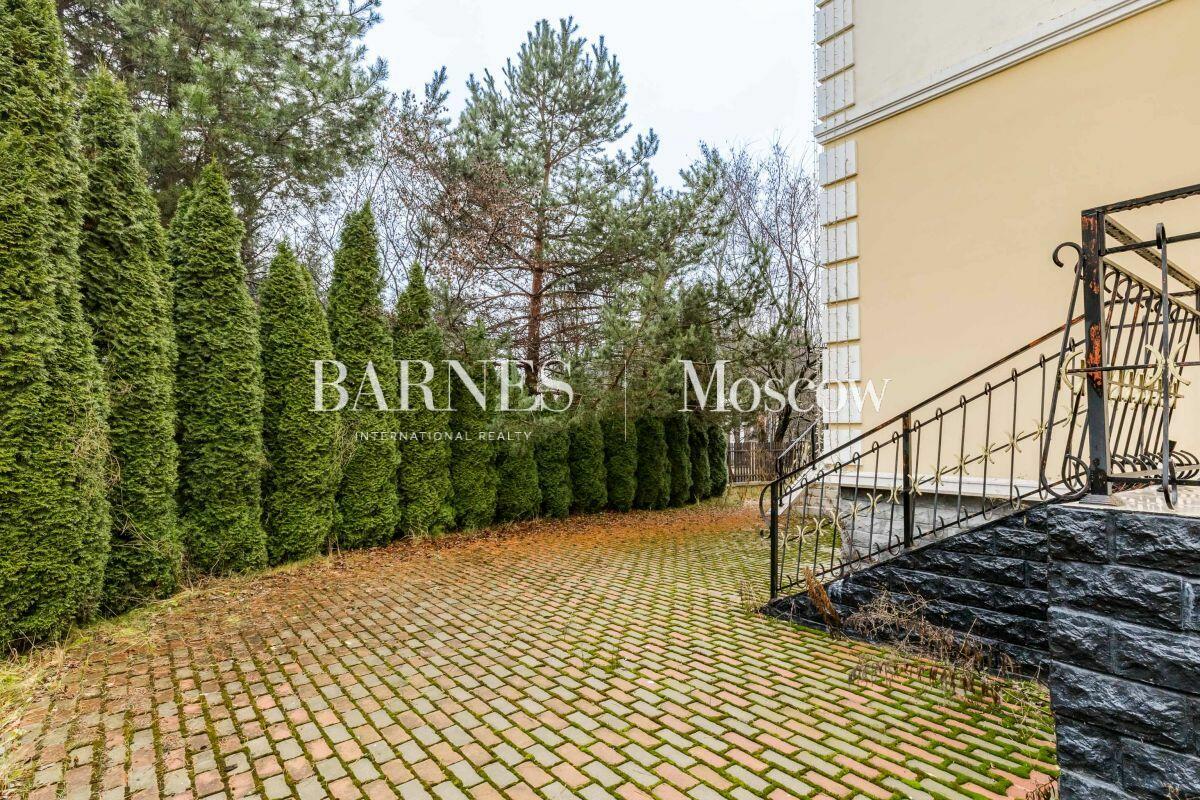 2-этажный коттедж 1 018 м² без отделки