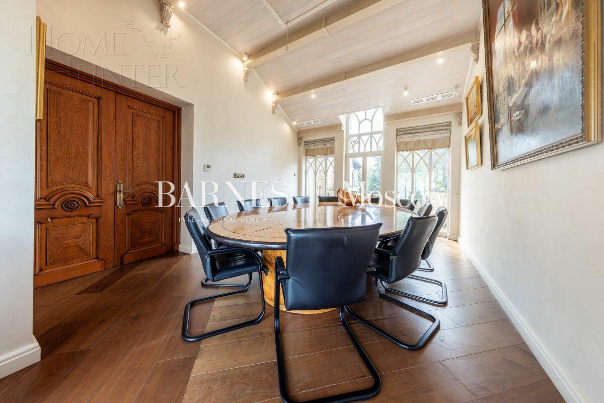 3-этажный таунхаус 395 м² с отделкой