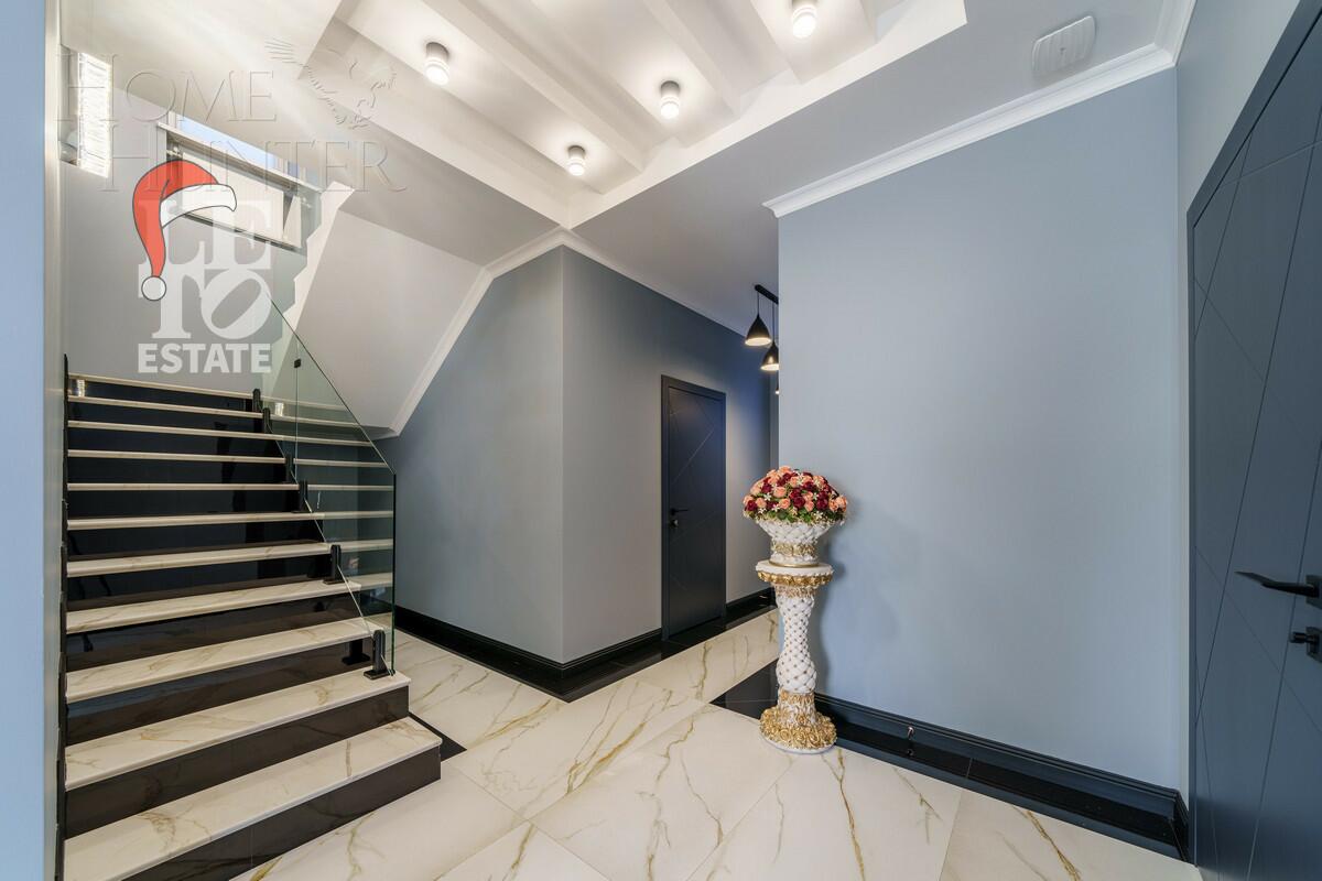 2-этажный коттедж 244 м² с отделкой