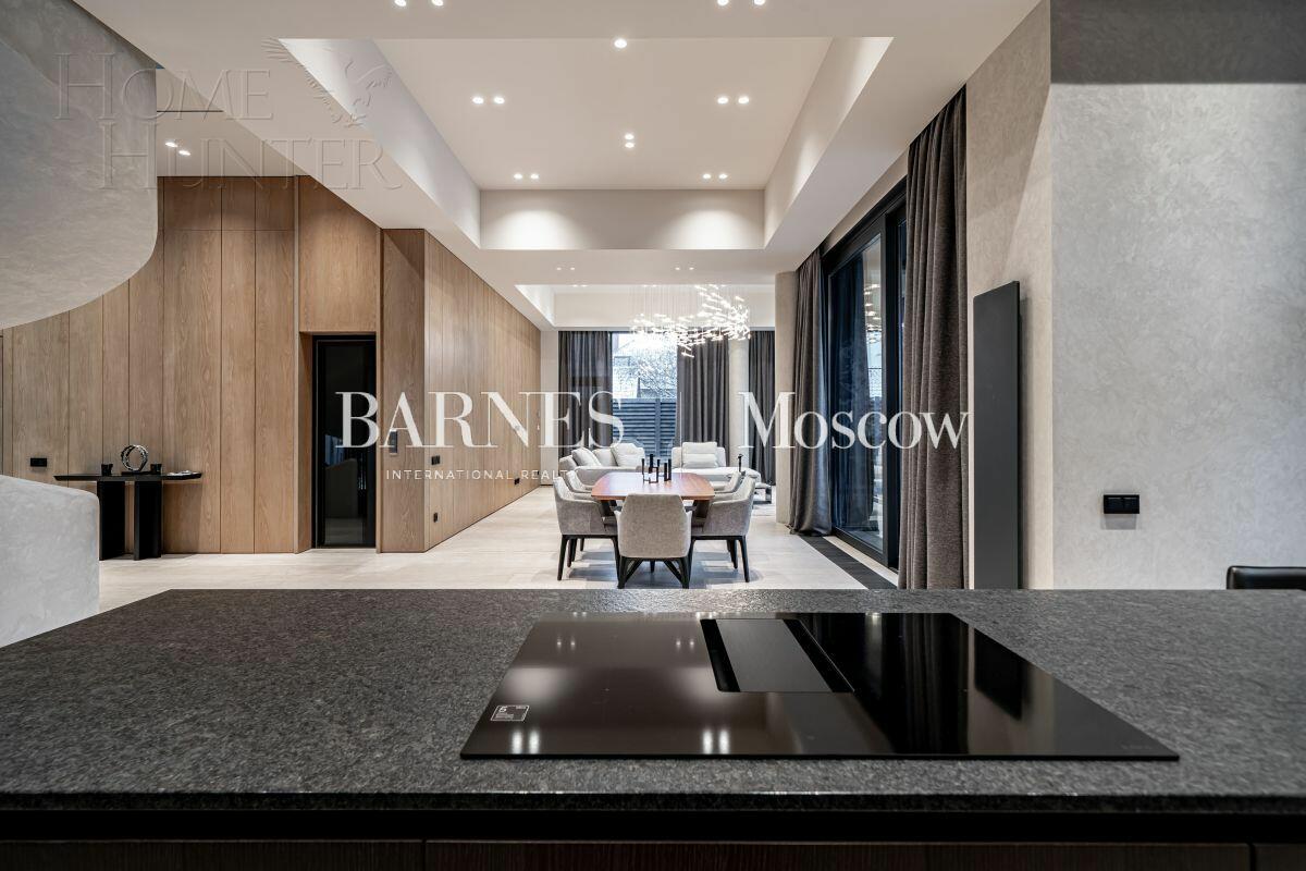 2-этажный коттедж 663 м² с отделкой