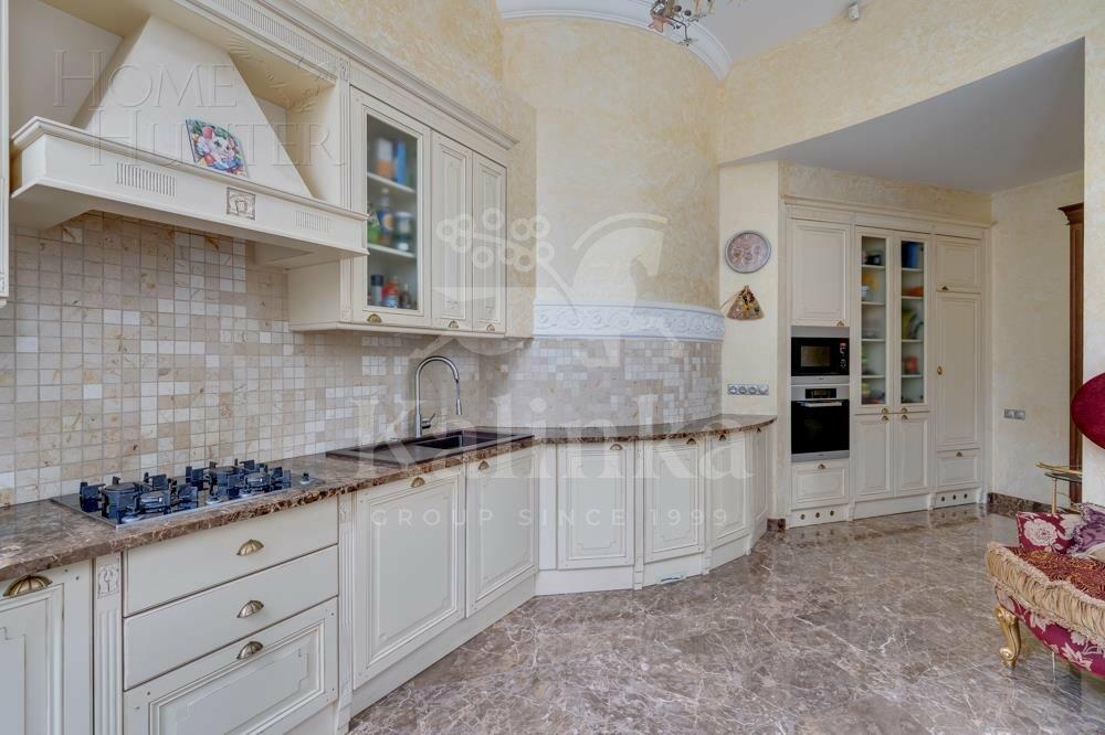 3-этажный коттедж 553 м² с отделкой