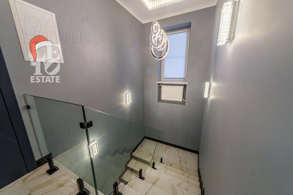 2-этажный коттедж 244 м² с отделкой