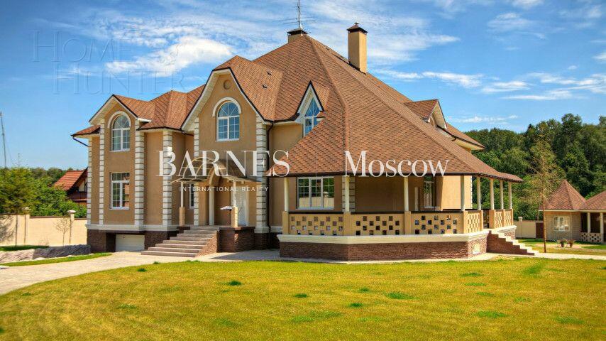 2-этажный коттедж 1 000 м² с отделкой