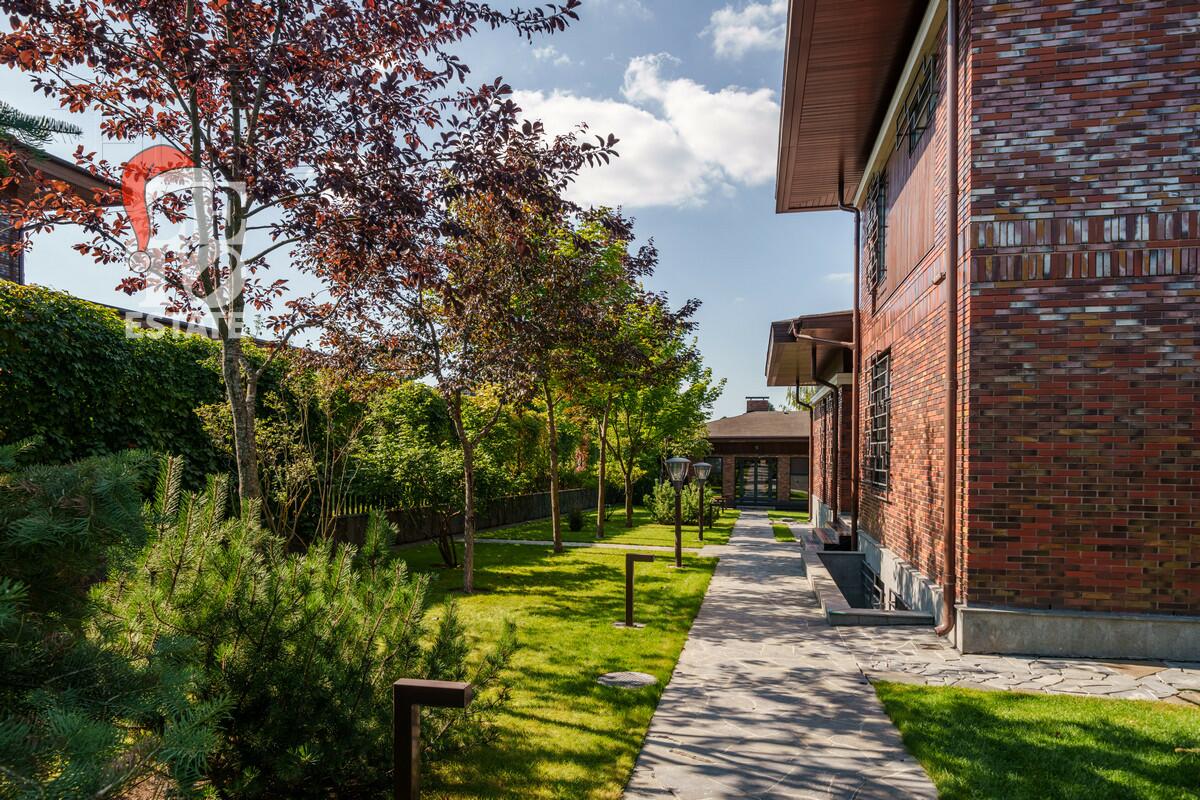 2-этажный коттедж 745 м² с отделкой