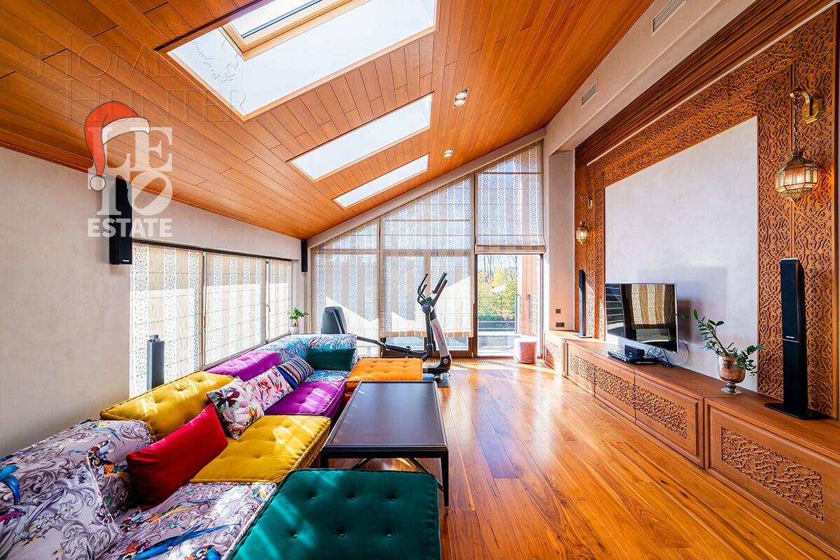 2-этажный коттедж 313 м² с отделкой