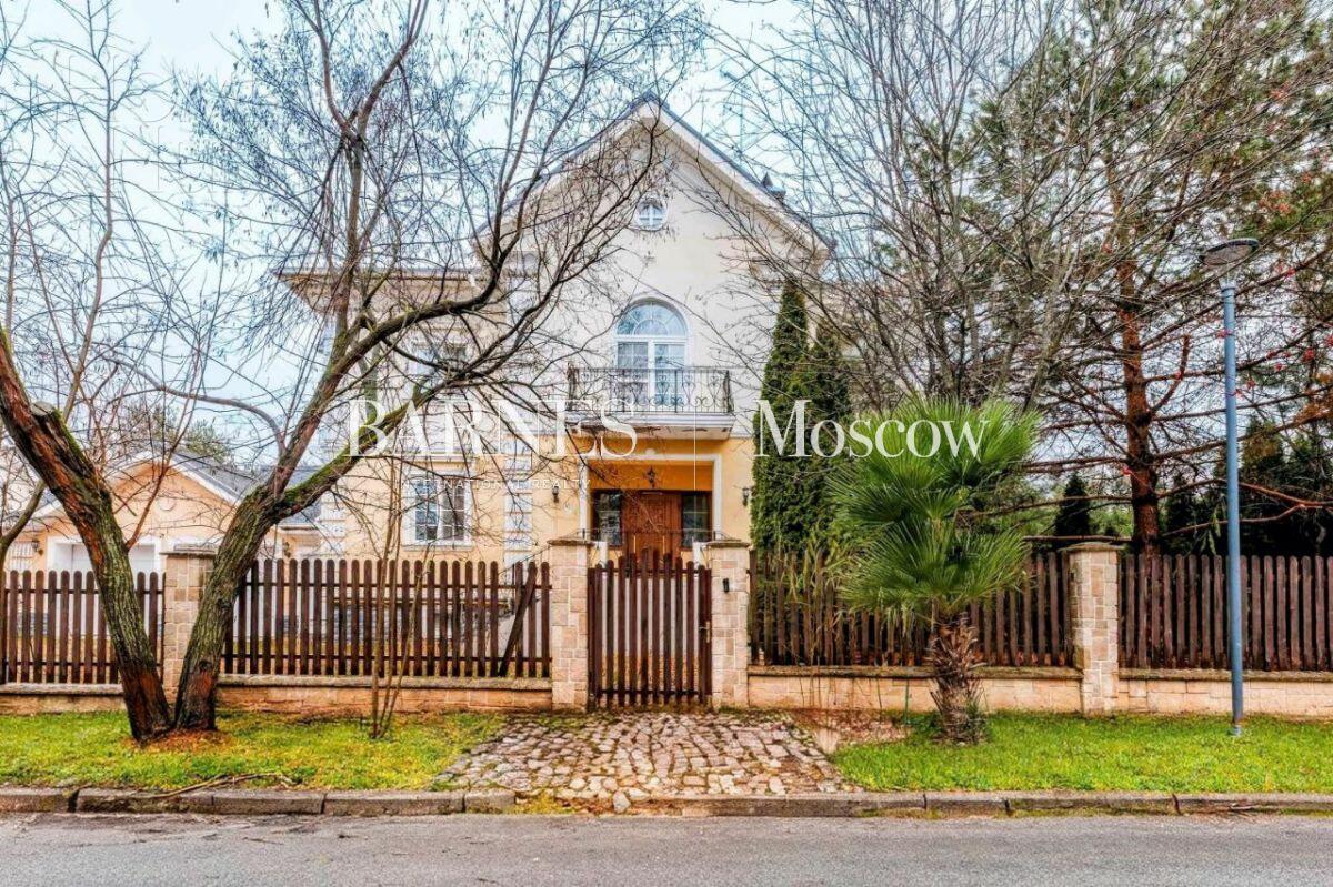 2-этажный коттедж 1 018 м² без отделки