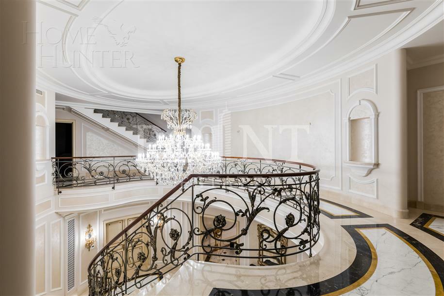 2-этажный коттедж 2 100 м² с отделкой