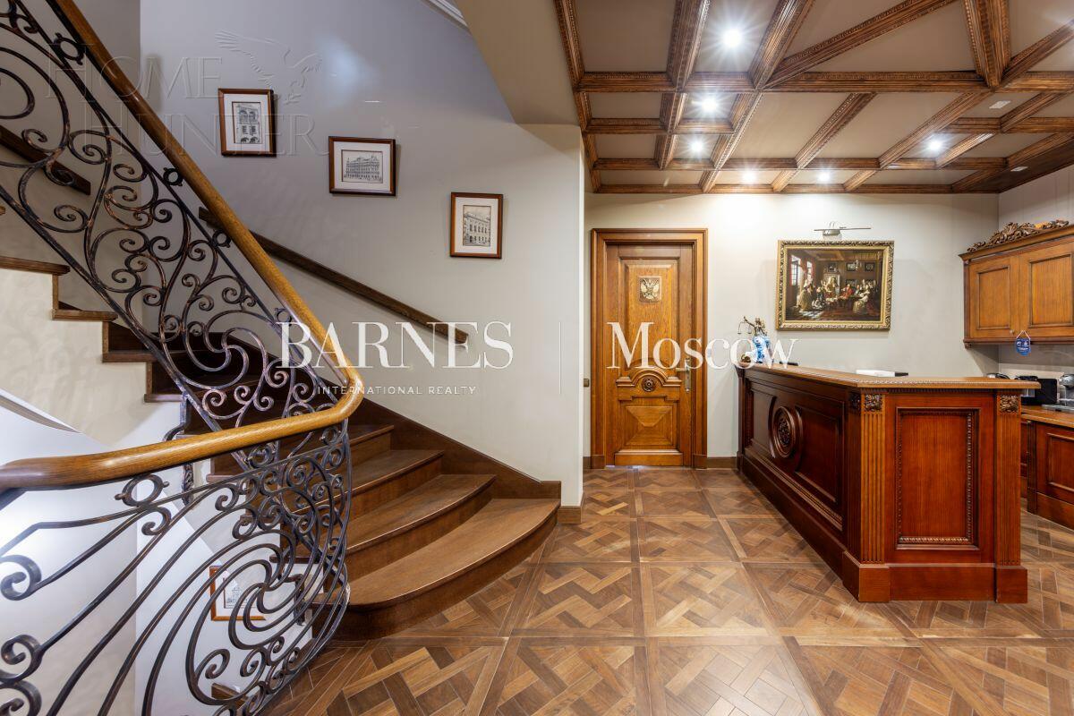 3-этажный таунхаус 395 м² с отделкой