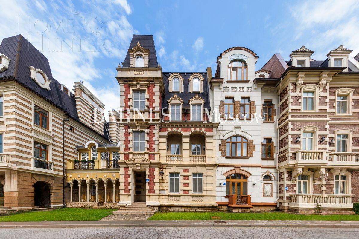 3-этажный таунхаус 395 м² с отделкой