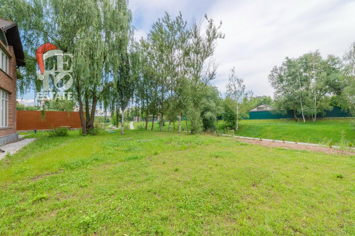 2-этажный коттедж 398.2 м² без отделки