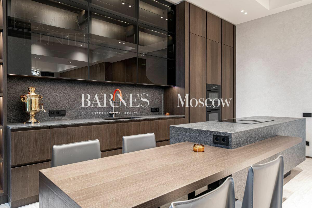 2-этажный коттедж 663 м² с отделкой