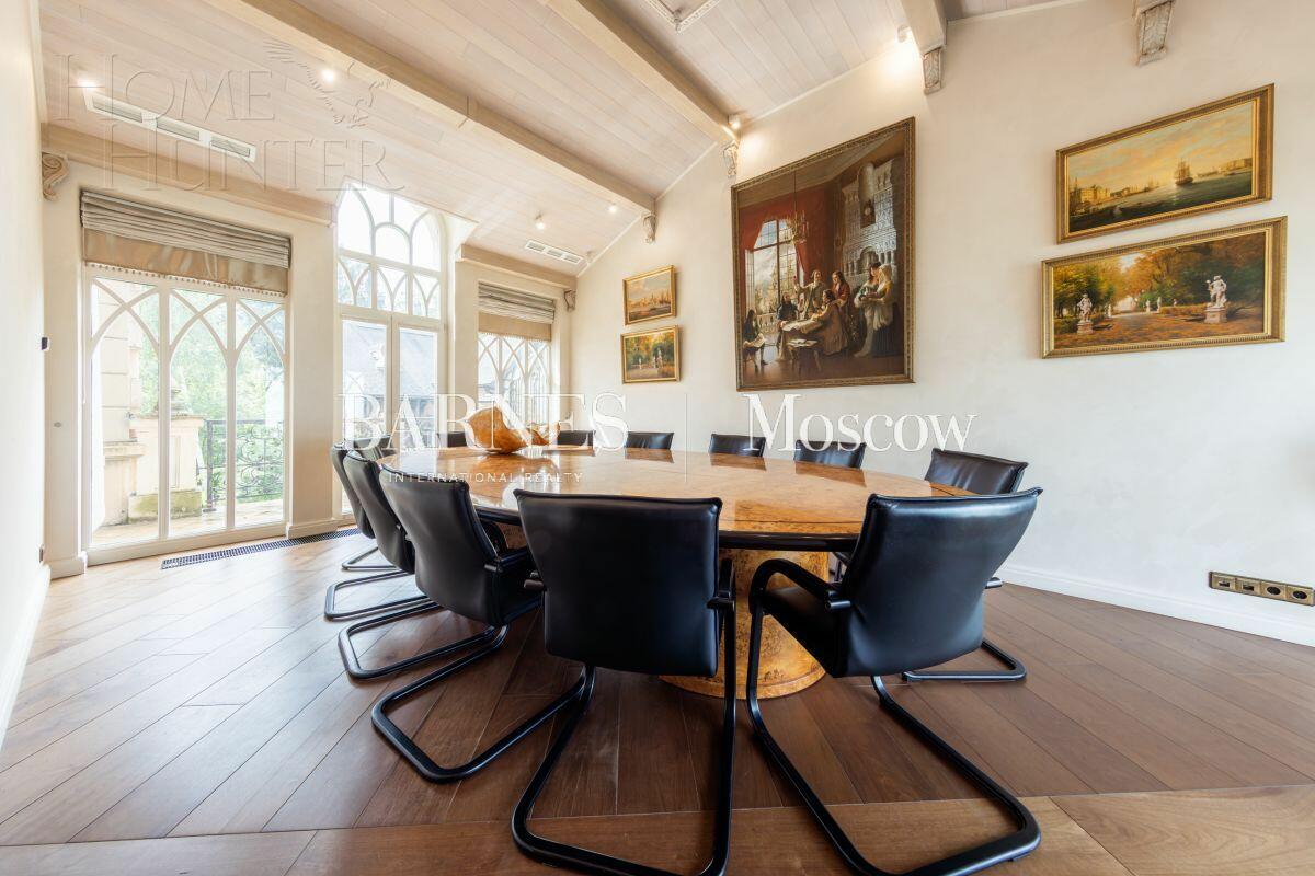 3-этажный таунхаус 395 м² с отделкой